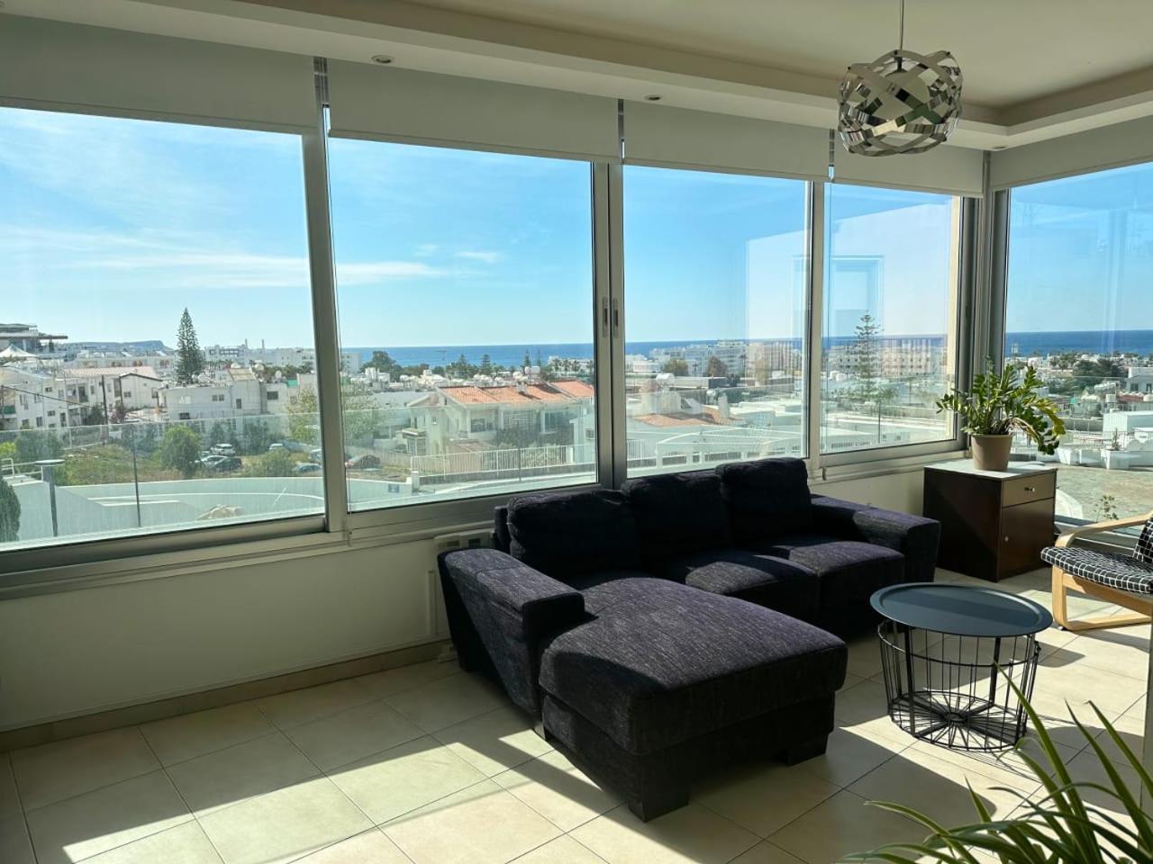 Topikos Apartments أيا نابا الغرفة الصورة
