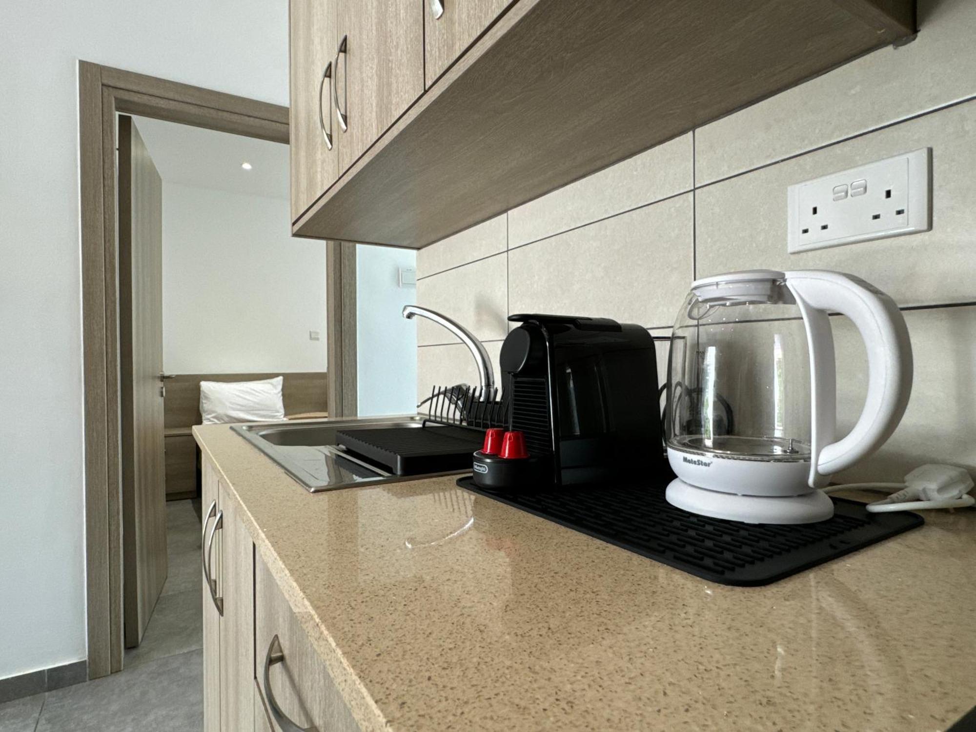 Topikos Apartments أيا نابا المظهر الخارجي الصورة